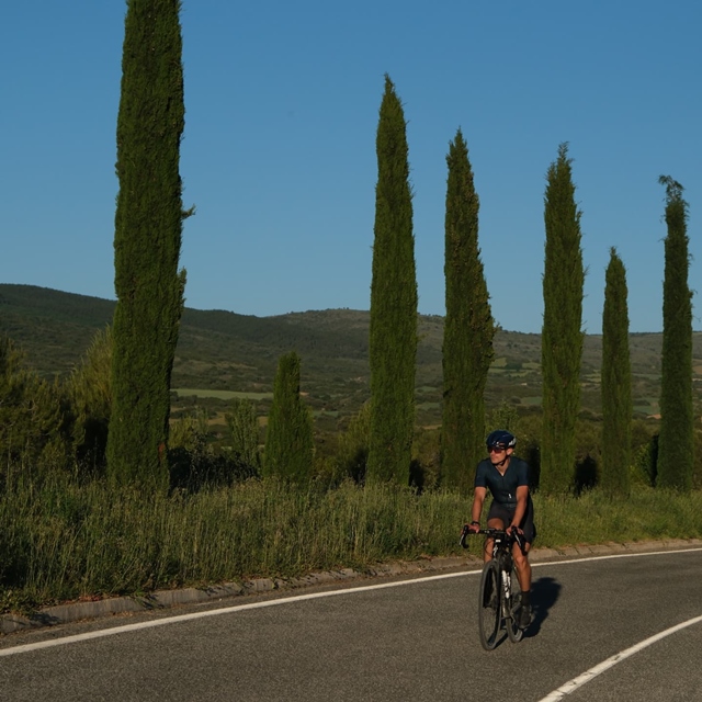 Alone on the Spanish roads, @antoninlaurent rides for the thrill of freedom. @laurindahudgens_ captures every moment of his wild escape. #bikepacking #adventure #roadtrip #cyclisme #outdooressentials #endurance
